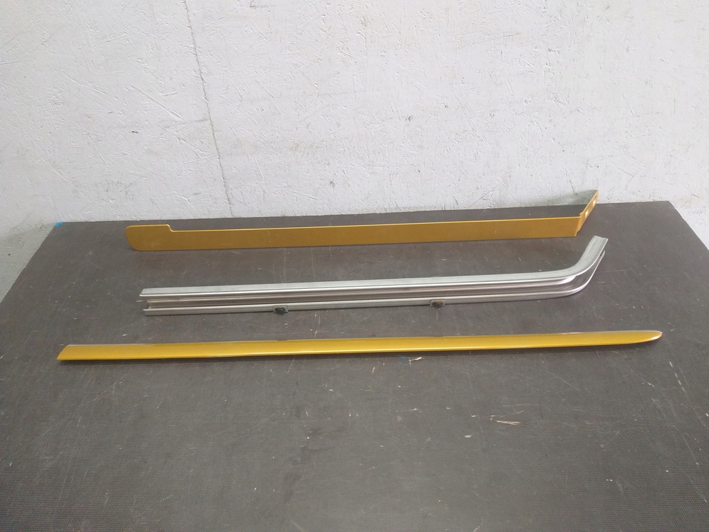 фото №1, Двері напрямна напрямна лівий задня vw caddy long 2k3