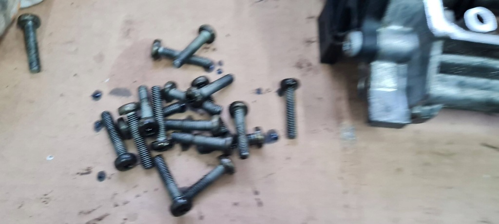 фото №14, A4 b9 8w q5 vw audi головка двигателя валы распределительного вала 2.0 tdi 04l103373e a5 8w