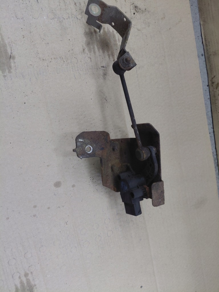 фото №1, Ford kuga mk1 датчик вирівнювання світла ксенон перед 2009 r