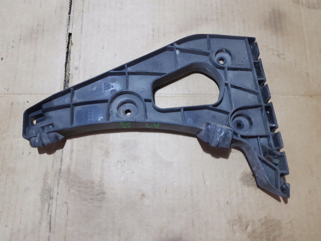 фото №1, Audi a1 8x направляющая бампера правый задняя 8x0807378