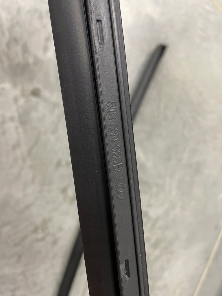 фото №7, Молдинг стекло лобовое sportback a5 8w оригинал