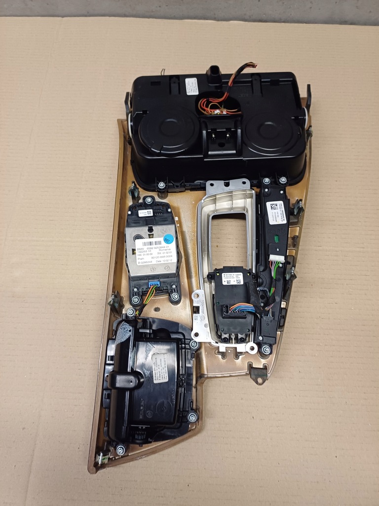 фото №9, Рамка dekor домкрата перемикання передач bmw 5 f10 f11 nr. 9206383 комплектна