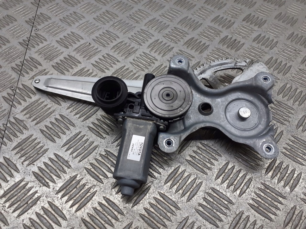 фото №1, Механізм скло правий задня toyota matrix 85720-aa050