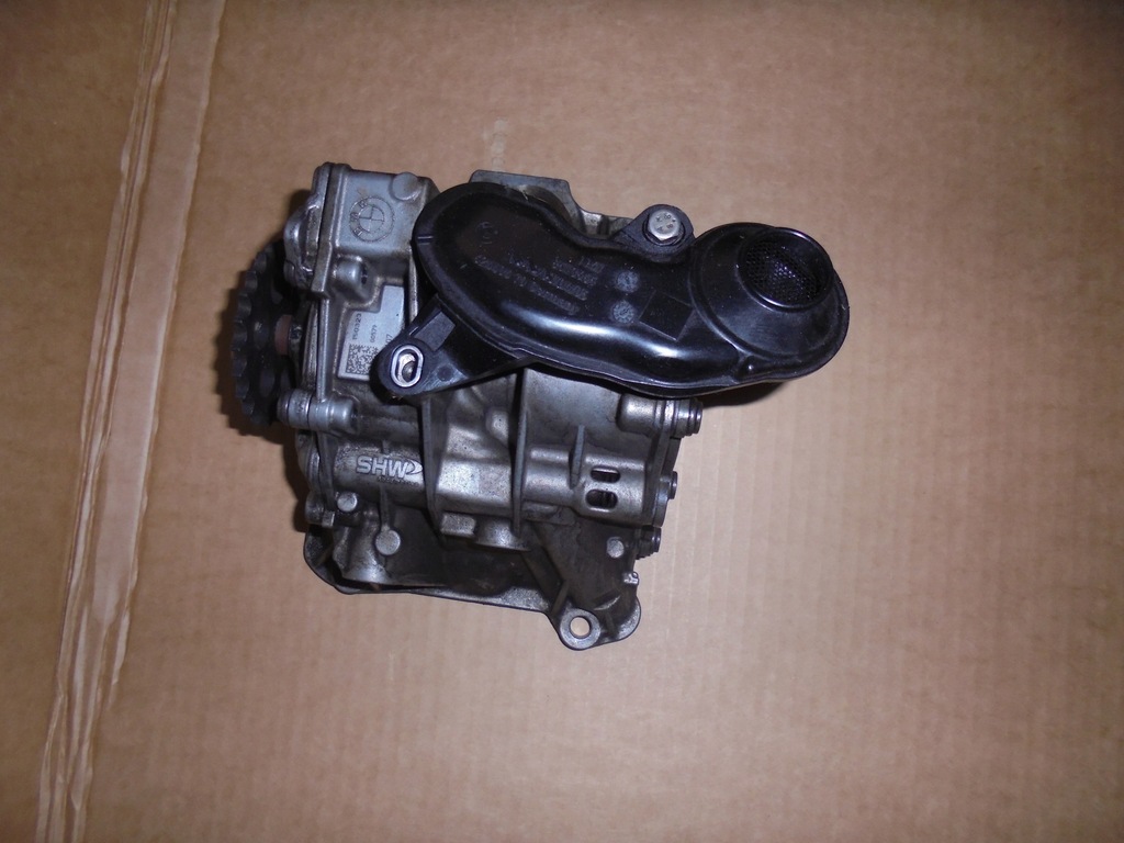 фото №1, Насос масла bmw x1 f48 1,5d 851375607