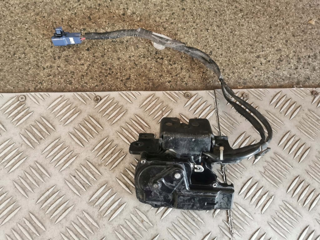 Купить Замок крышки задний багажника toyota prius 3 3 xw30 5d hb 09-11