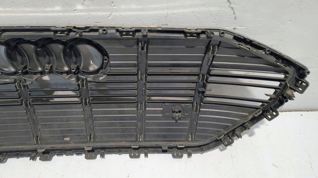Решётка радиатора решётка  радиатора audi e-tron 4ke Цена