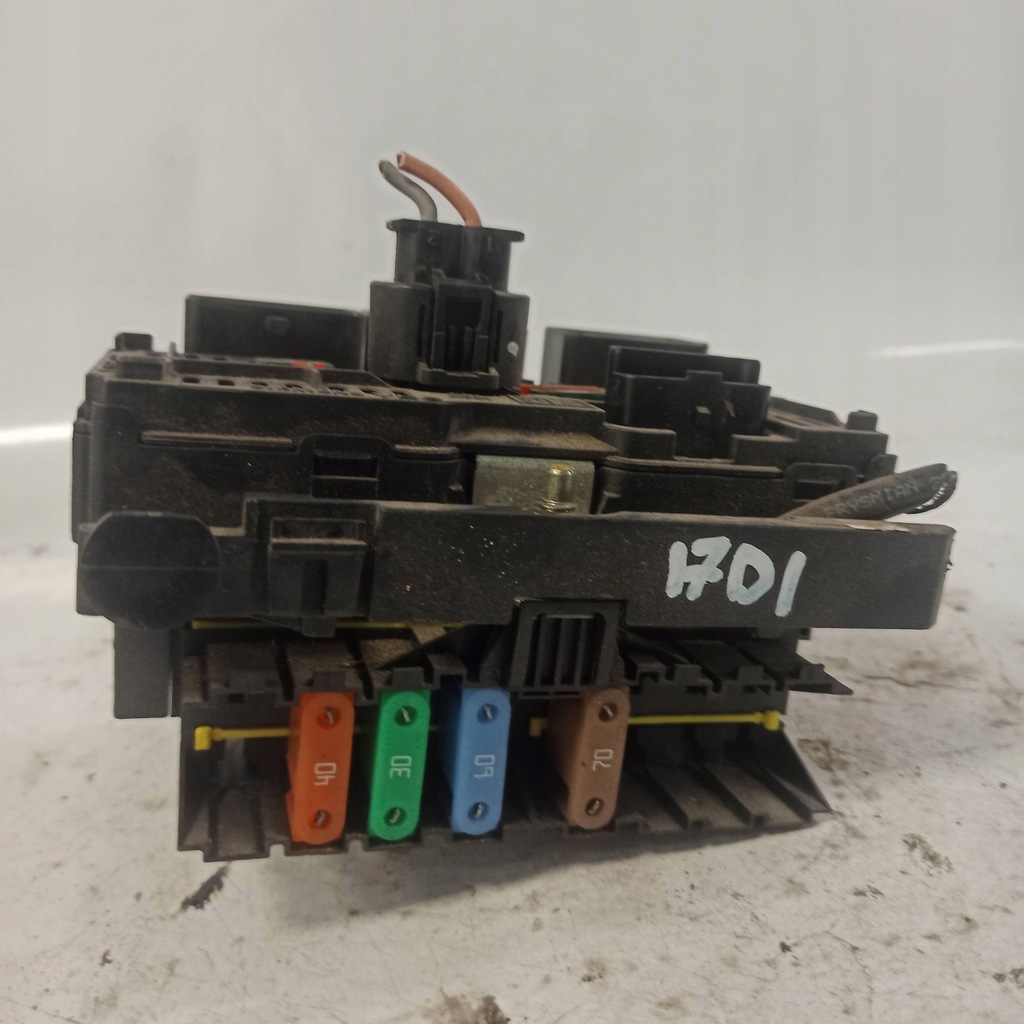 фото №16, Citroen c4 picasso i коробка предохранителей s118983004q