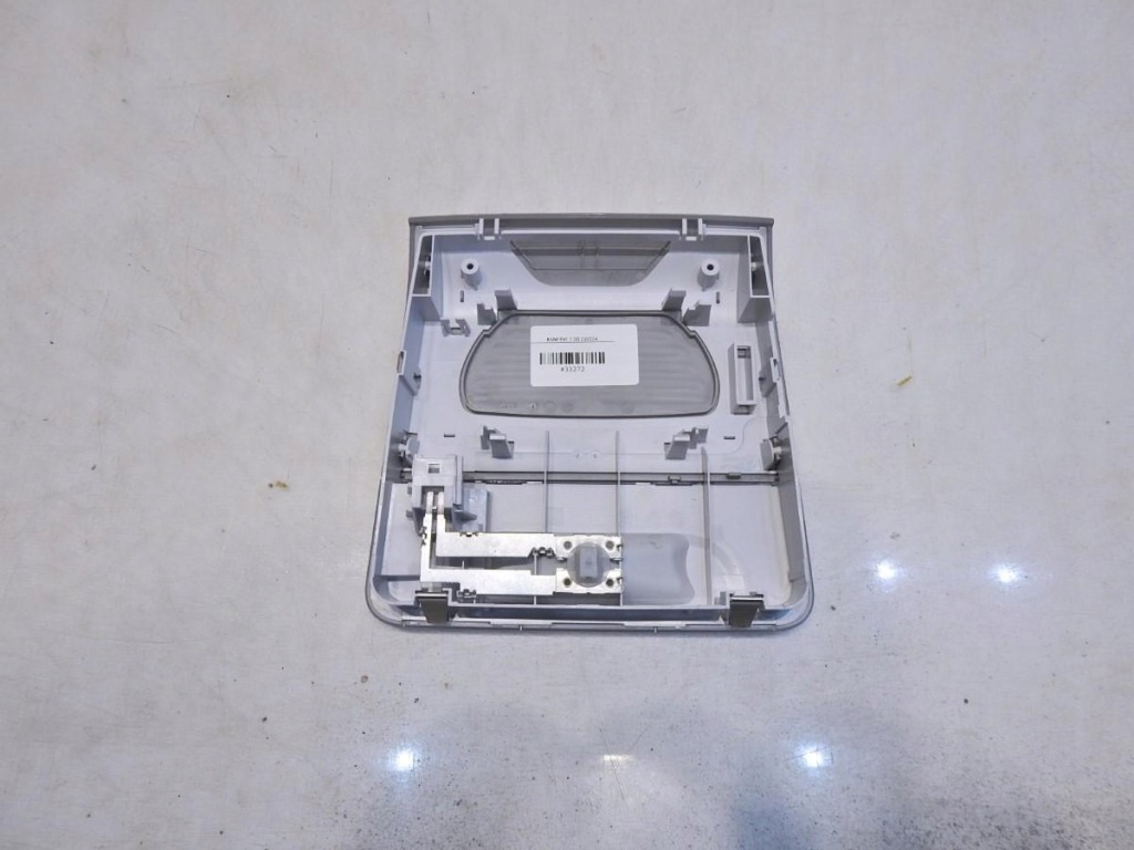 фото №3, Лампа освещение потолочный задняя bmw 3 e91