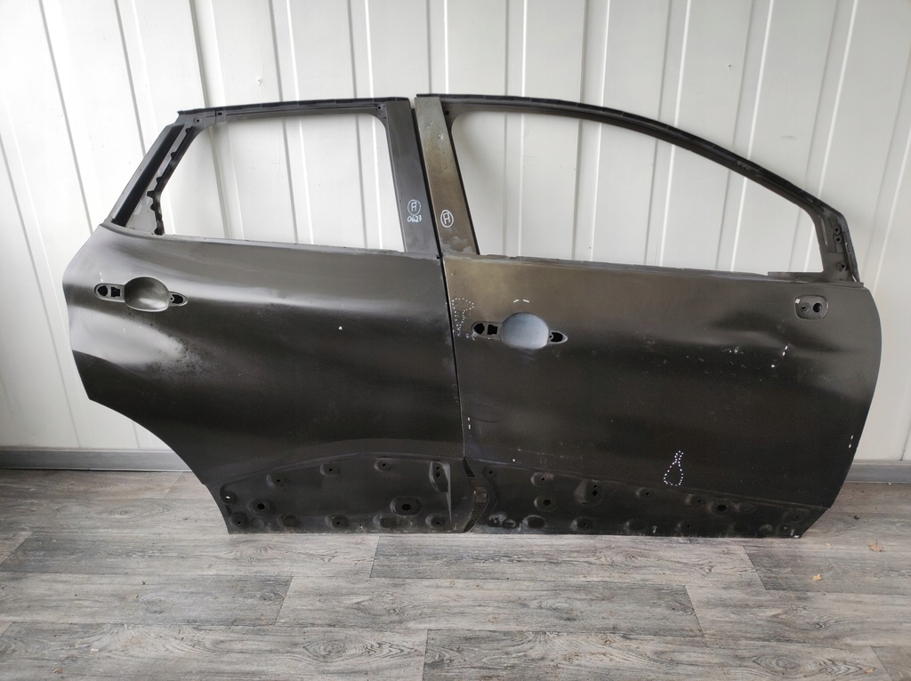 фото №1, Дверь renault captur i 13-19 задние правое nowe оригинальные -- poznań --giełda