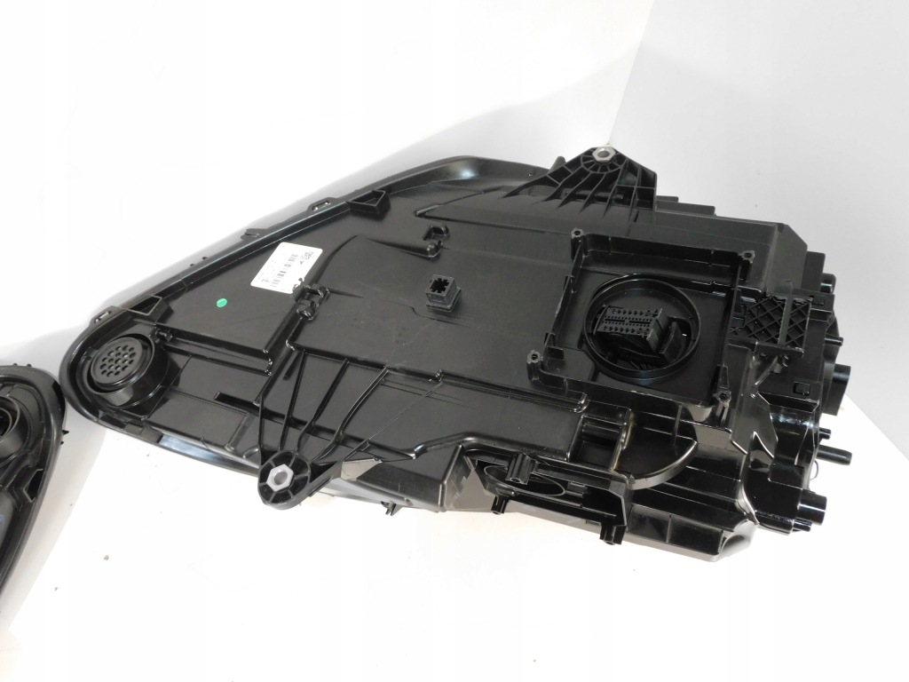 Porsche macan 95b рестайлінг  фара правий ліва full led комплект 95b941009al Оригінал