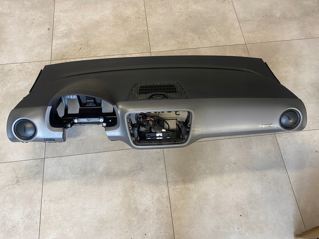 фото №9, Skoda citigo консоль подушка ремені датчик