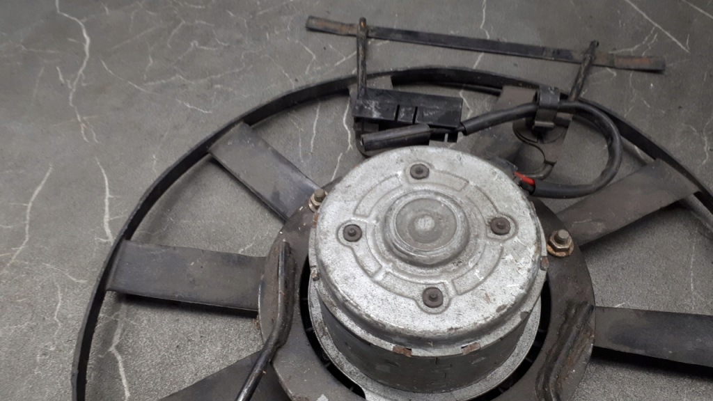 7700789730 вентилятор радиатора renault rapid 1.6d Недорого