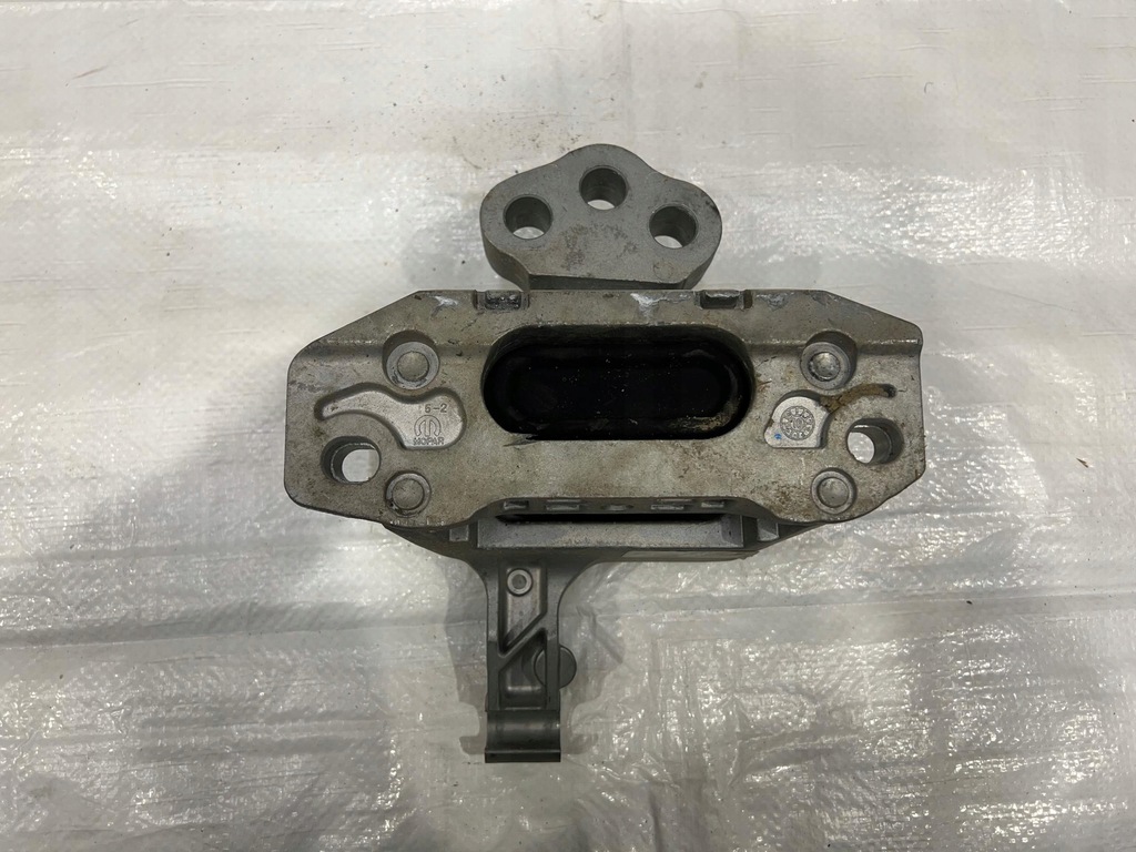 фото №5, Jeep cherokee kl кронштейн подушка двигателя коробки p68141406ag