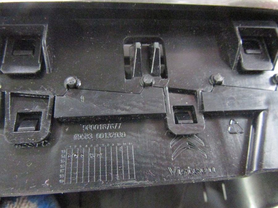 фото №4, Citroen c4 cactus 2014 решітка обдув ліва