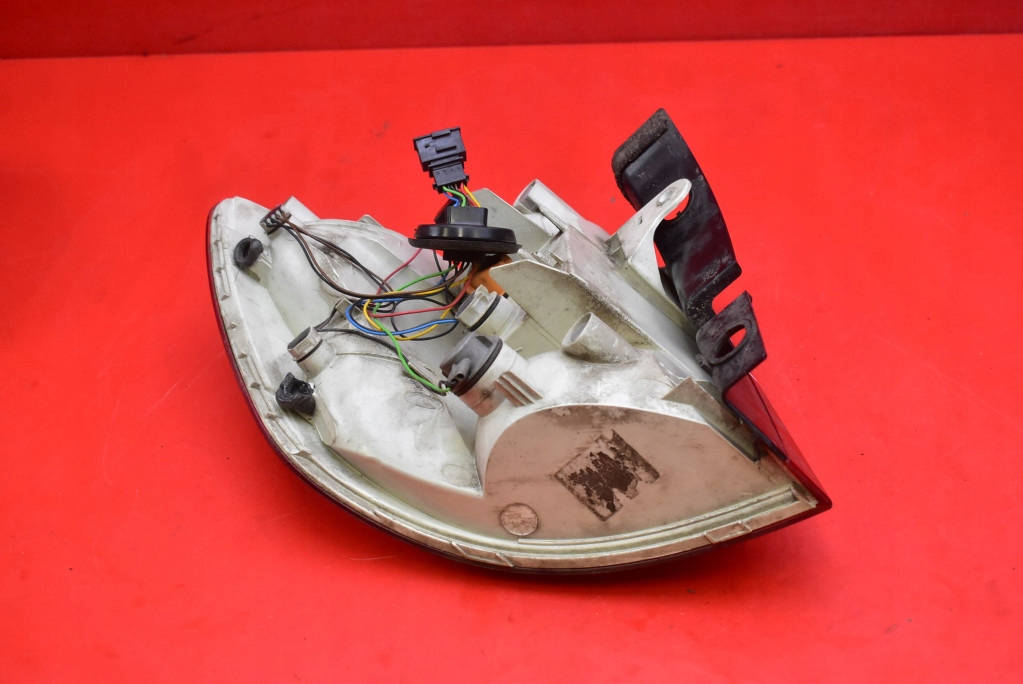 фото №8, Лампа правая задняя задняя 3t9945096r skoda superb 2 ii kombi 08-13