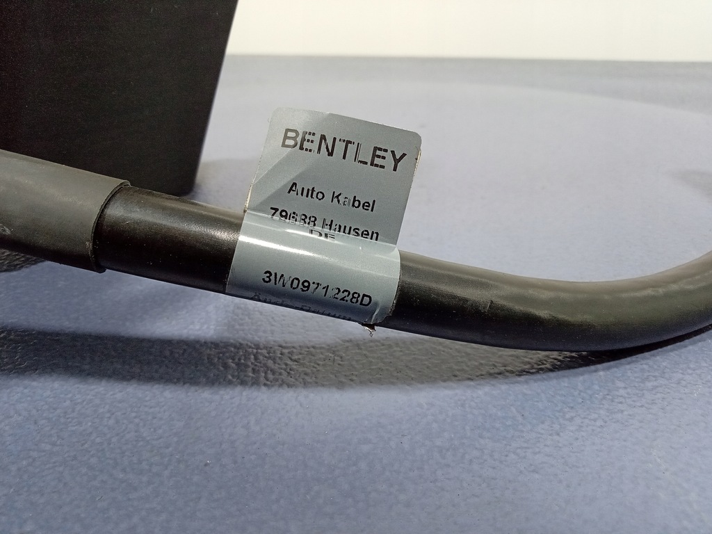 фото №7, Bentley continental i 03- шланг клемма plus аккумулятор 3w0971228d