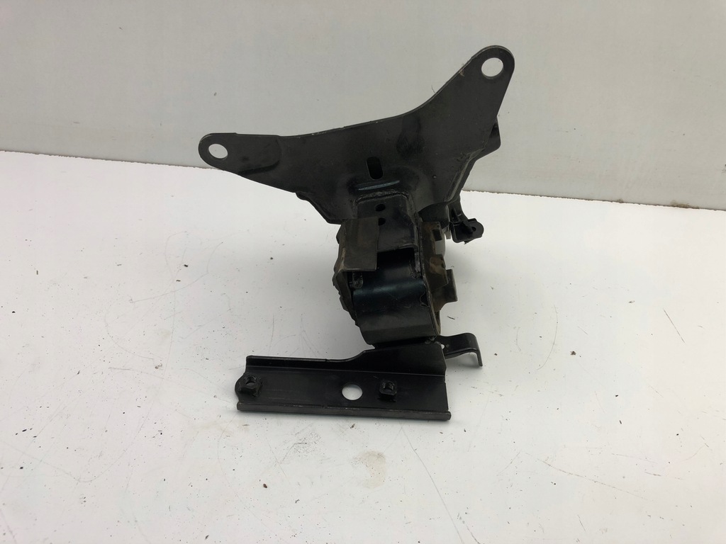 фото №1, Toyota yaris iii кронштейн подушка двигателя d2