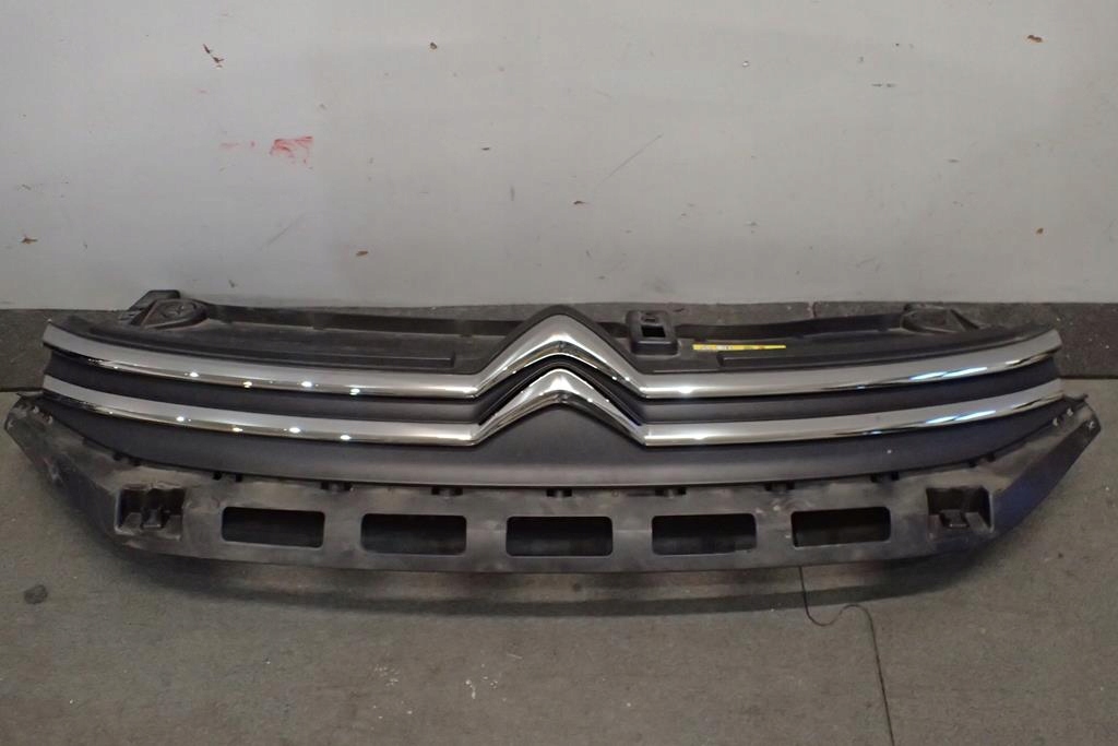 фото №1, Решётка радиатора citroen c3 iii 16- 9812063477