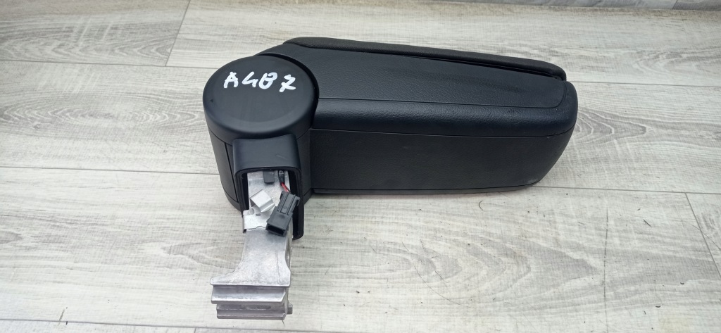 Купить Audi a4 b7 подлокотник