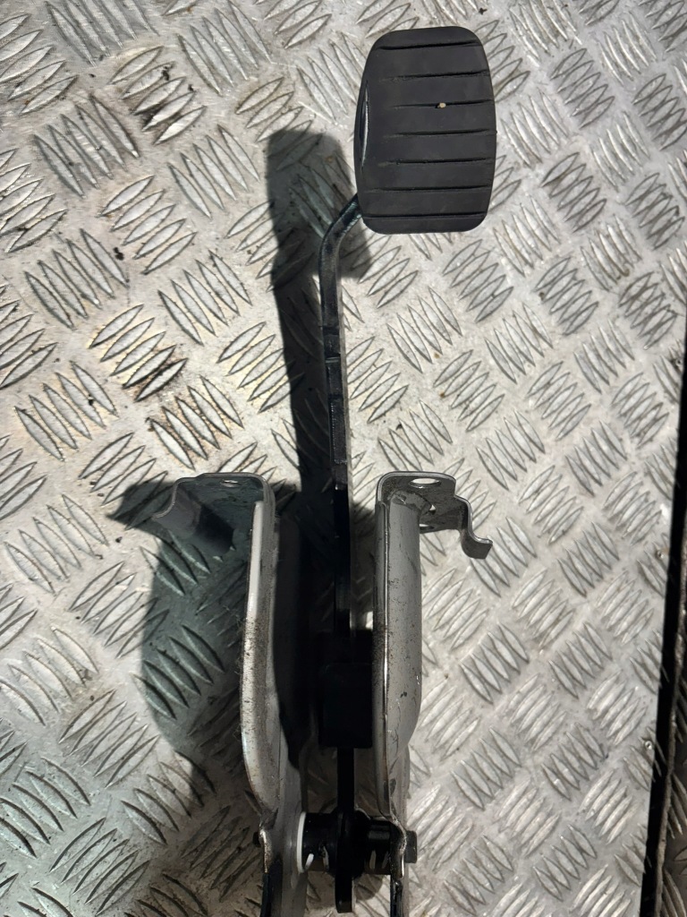 фото №3, Педаль тормоза europa renault express ii 180204491r