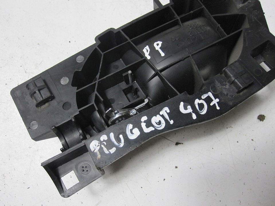 фото №3, Ручка внутренняя передняя перед правая peugeot 407 хром