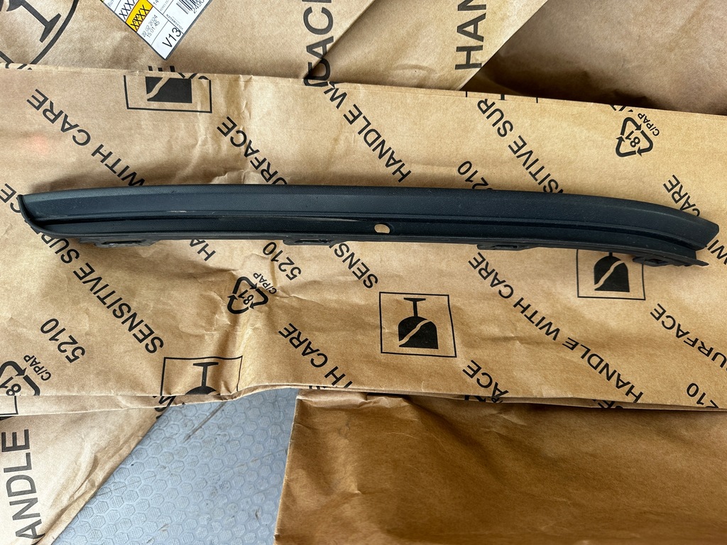 фото №1, Молдинг бампера vw golf vii 5g0853665n