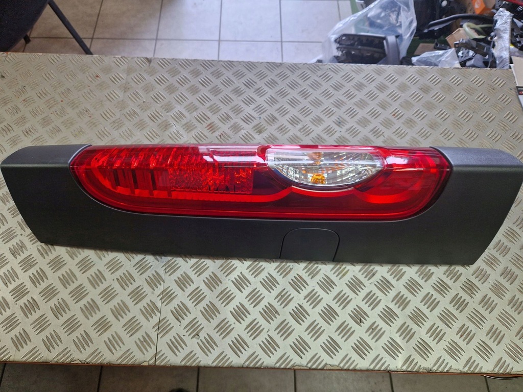 фото №1, Лампа задняя левая pod крышка renault trafic ii lift 2007r-