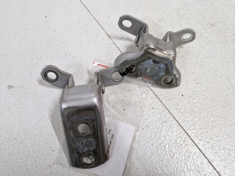 фото №1, Toyota matrix ii 2 петля петлі двері лівий задня задні комплект