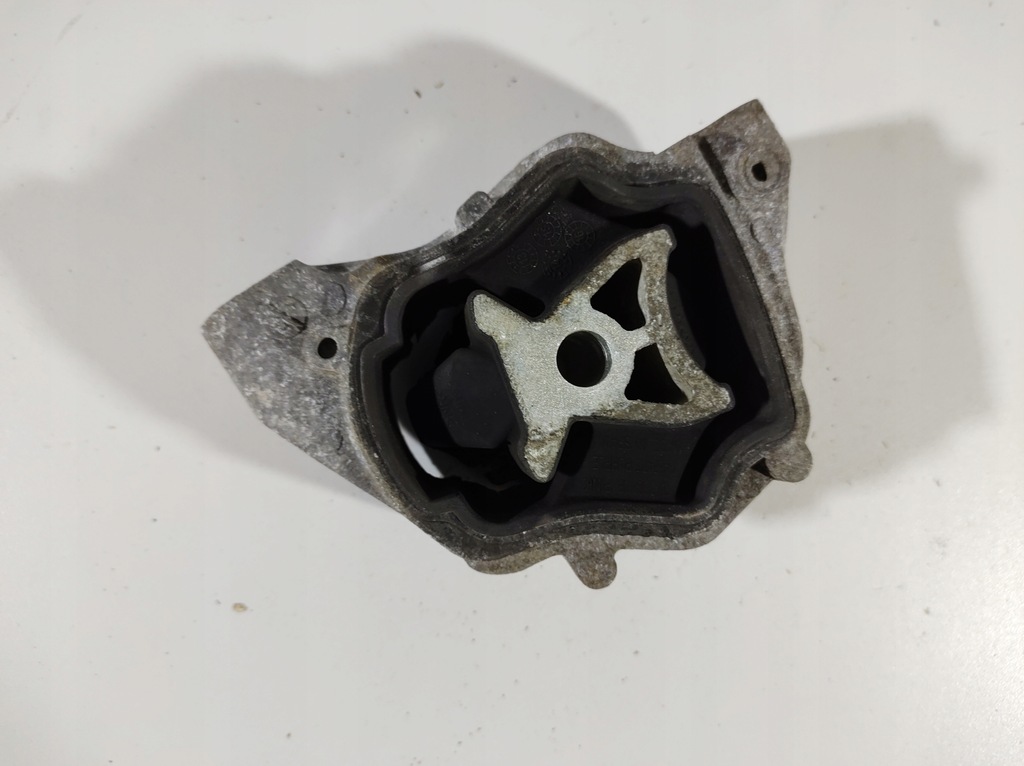 фото №12, Volvo v60 13r- подушка коробки передач