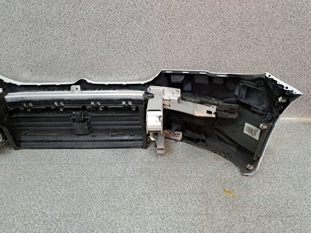 Bmw 5 g30 g31 рестайлинг  lci балка жалюзи ремень бампер перед передний Киев