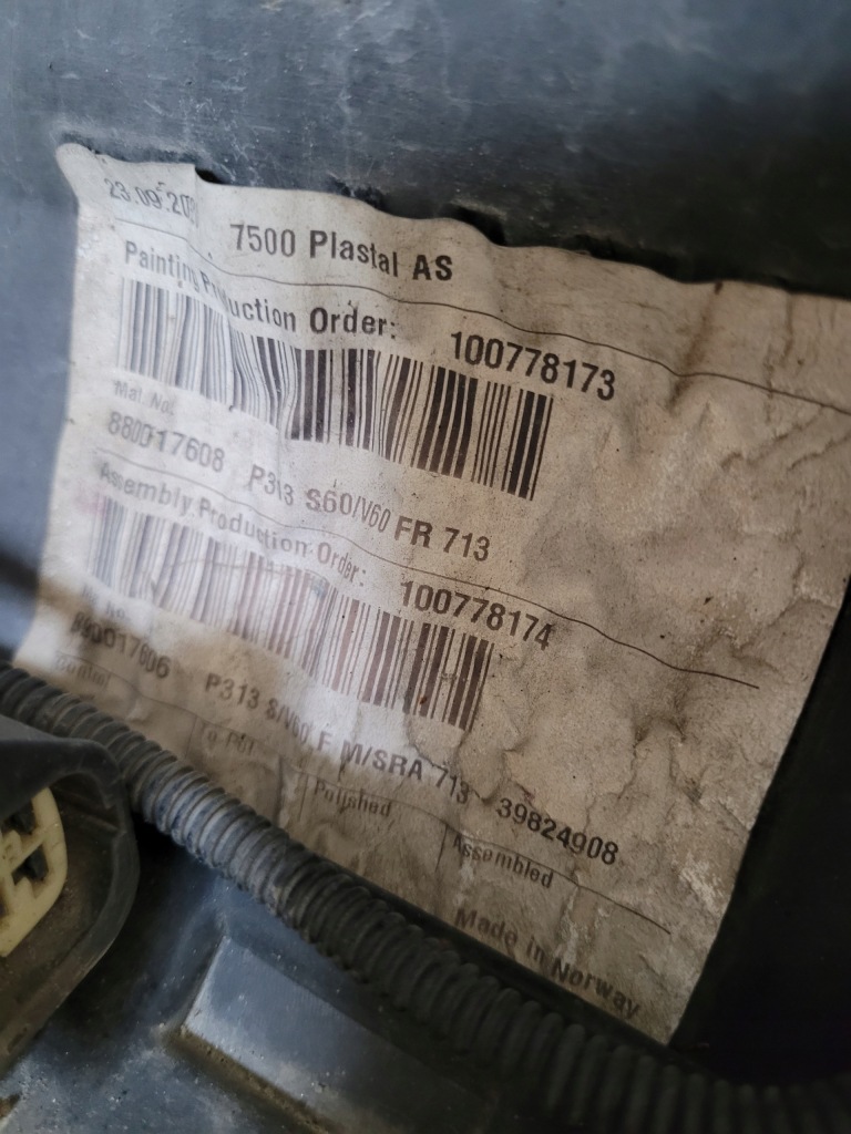 Volvo s60 v60 рестайлинг  капот крышка двигателя комплектная демонтаж 713 с Разборки