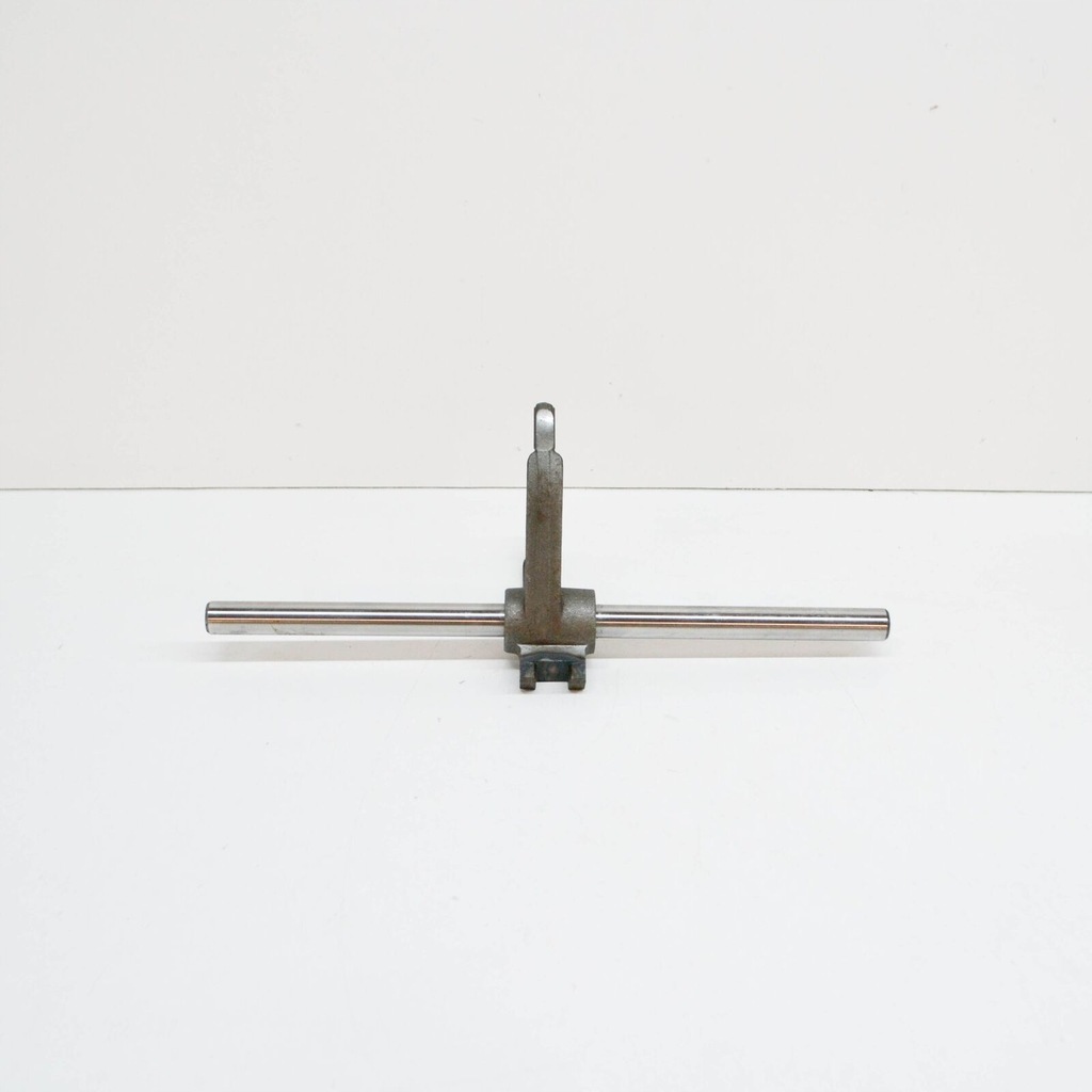 фото №2, Audi r8 42 5th/6th gear селектор вал with вилка 086311562a