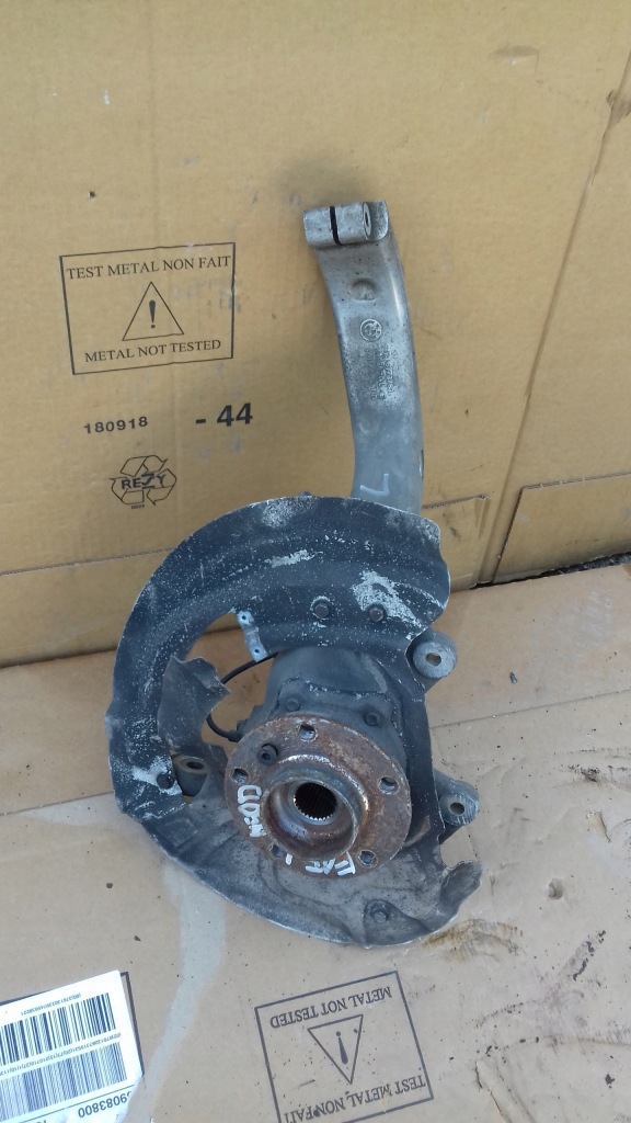 фото №1, Bmw x5 f15 поворотный кулак перед левая 6773783