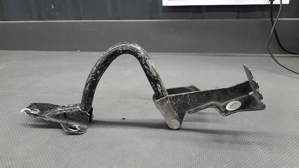 фото №1, Петля крышки alfa romeo gtv spider