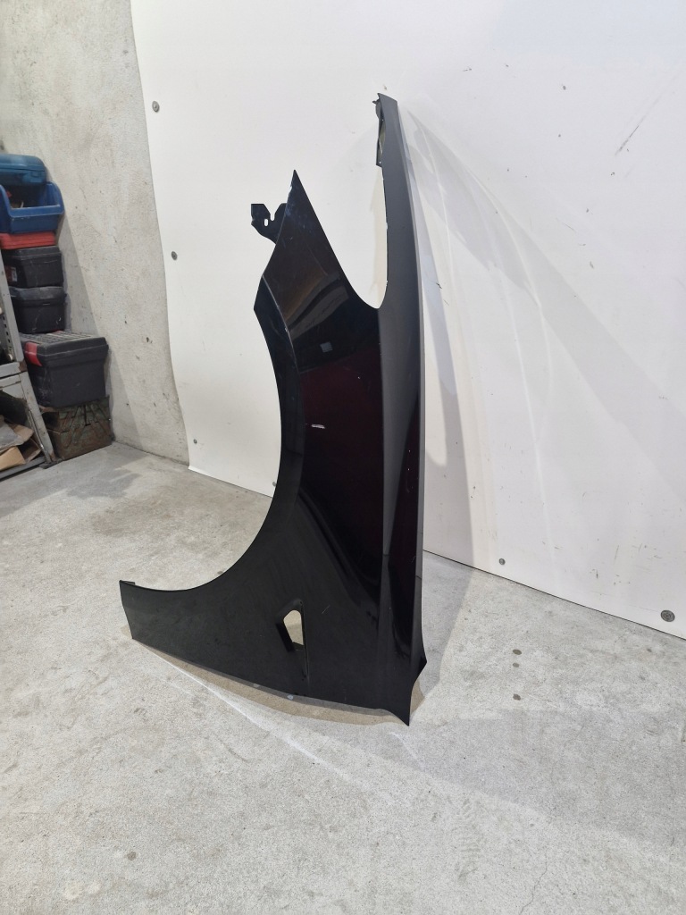 фото №1, Передний левый крыло tesla 3