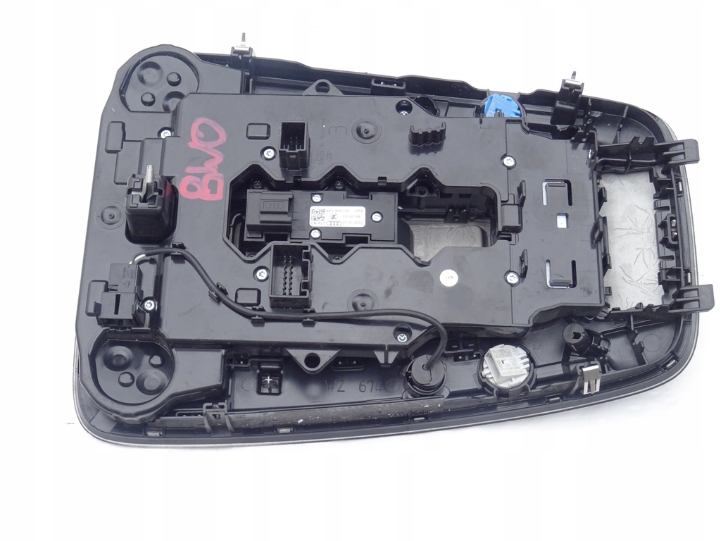 фото №8, Лампа освещение кабины перед pod люк audi a4 b9 8w0 4k0959728