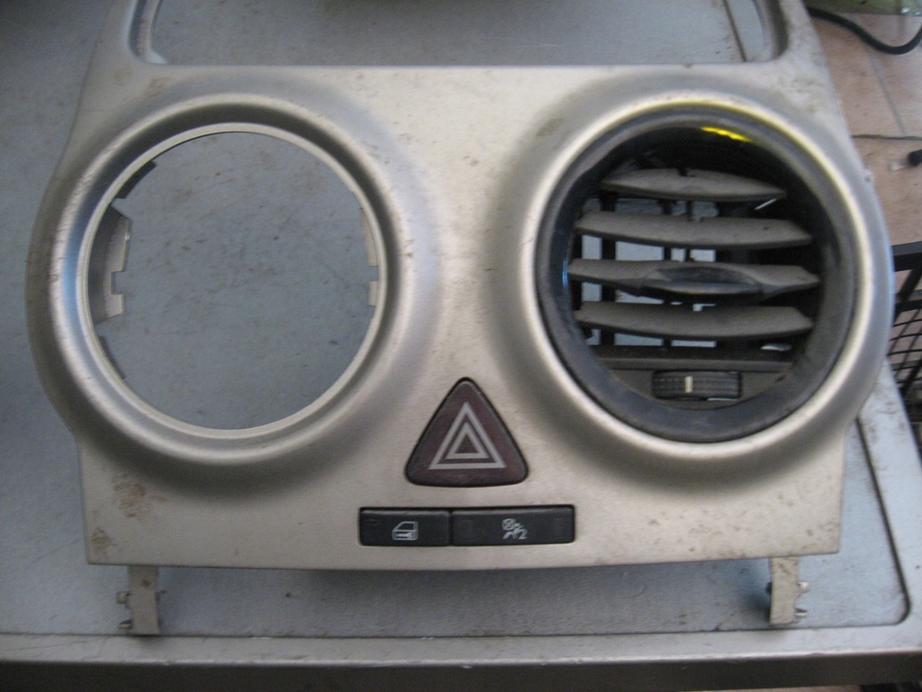 фото №4, Панель рамка консоли opel corsa d 13204955