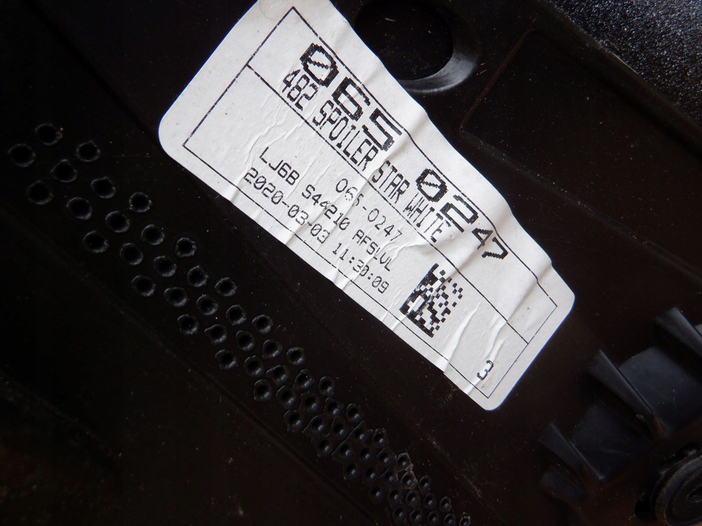 фото №8, Спойлер крышки ford escape mk4 usa titanium