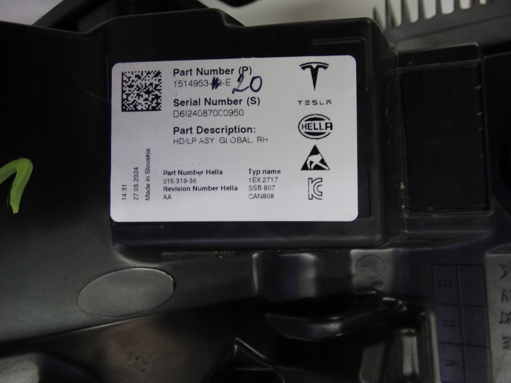 Tesla model y 20-25 model 3 рестайлінг  20-23 фара правий full led 1514953-00-e Оригінал