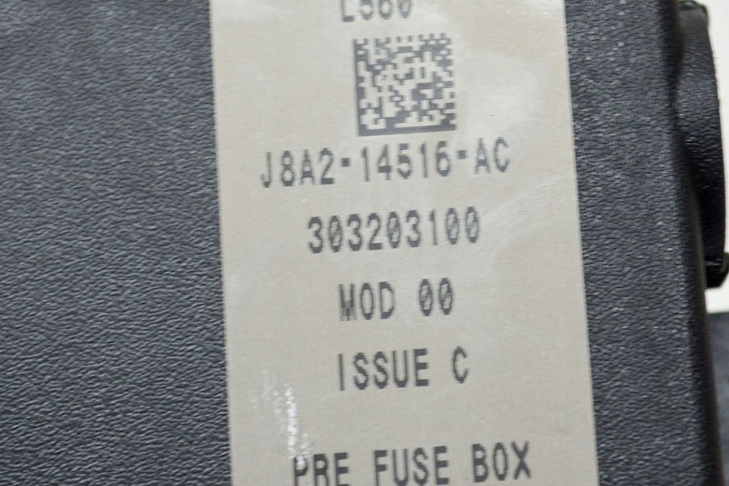 фото №7, Jaguar f-pace x761 2.0 d коробка реле предохранителей блок j8a2