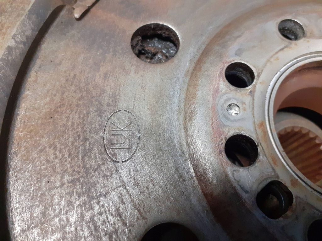 Колесо двомасовий маховик з двома масами диск притиск зчеплення peugeot 5008 1 2.0 hdi 10dyyf в Україні