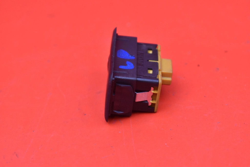 Вимикач підйому скло лівий перед 1387996 bmw e36 90-00 Недорого