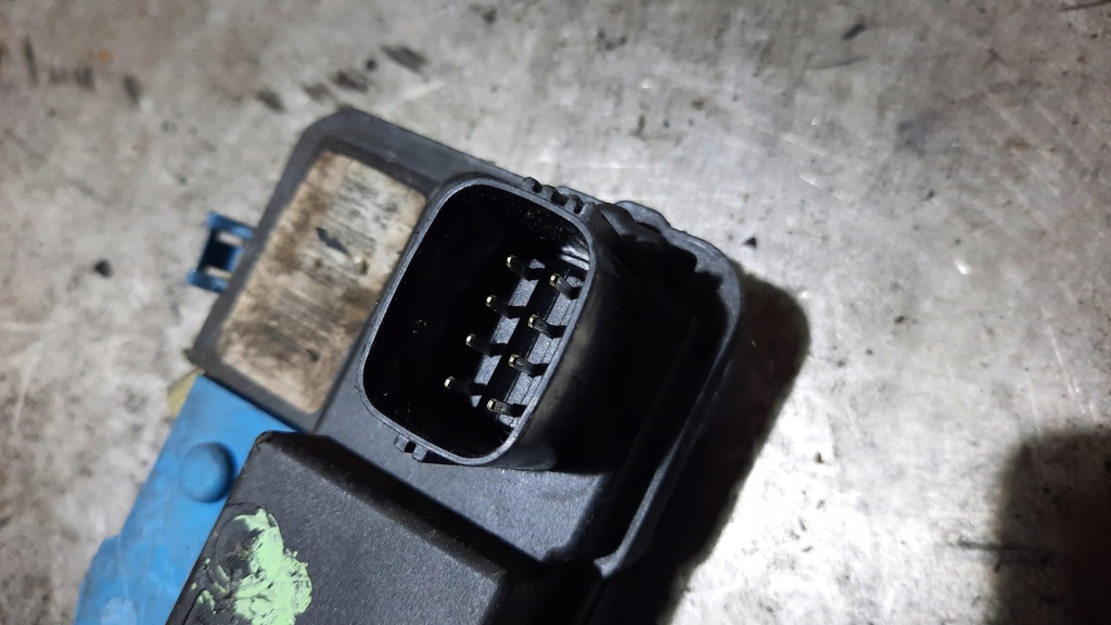 фото №4, Замок двері правий перед volvo v70 ii 8 pin