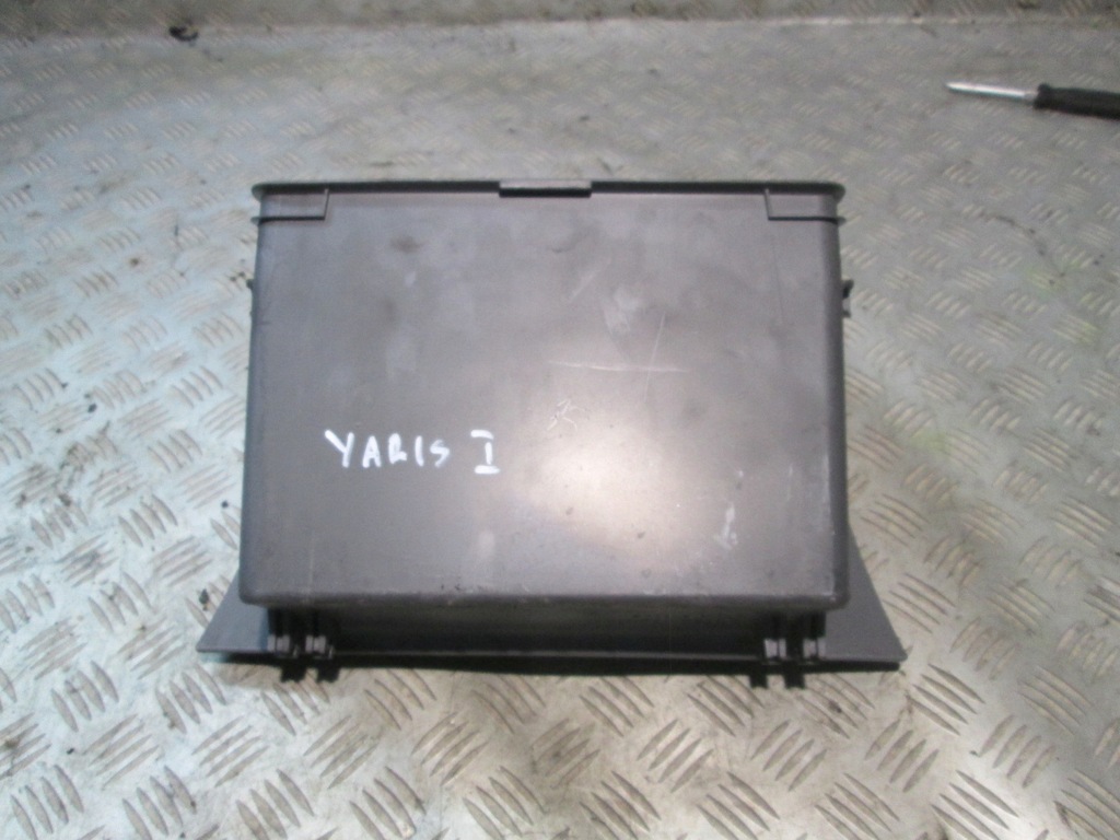 фото №3, Бардачок пассажира toyota yaris i 99-