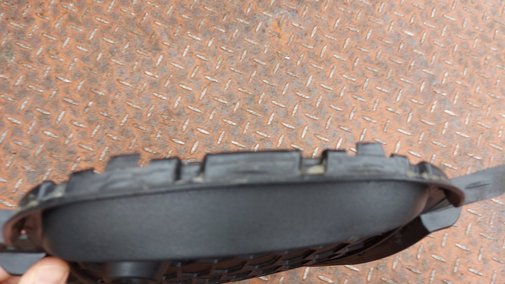 Решётка бампера левое  перед bmw x5 f15 13- Недорого