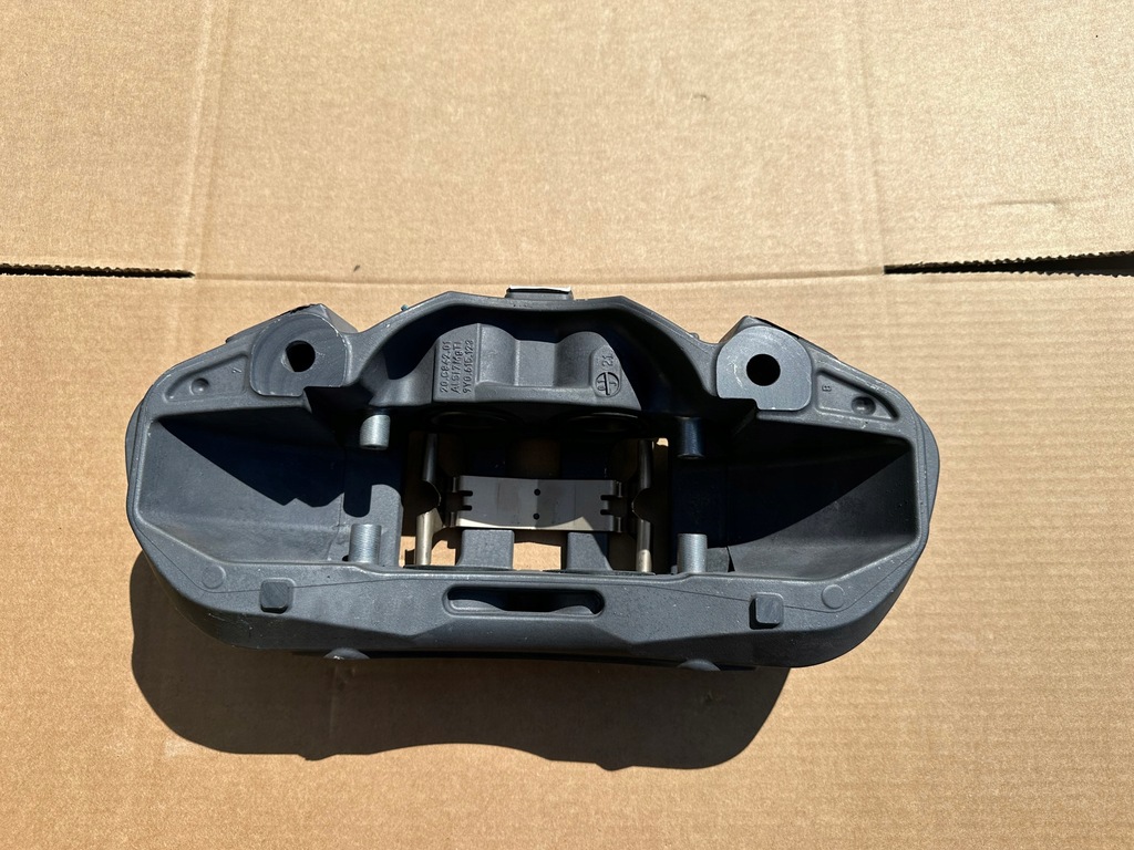 фото №6, Porsche cayenne 9y суппорт правый 9y0615106fe