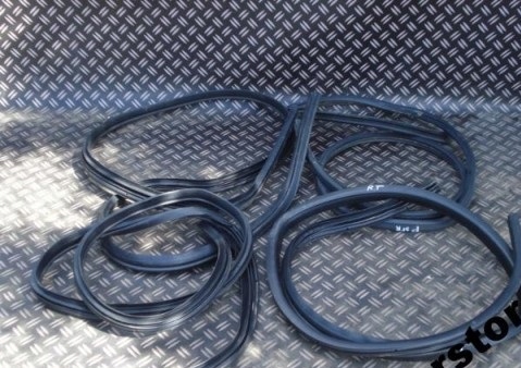 фото №1, Chrysler sebring 01- прокладка вокруг дверь задняя