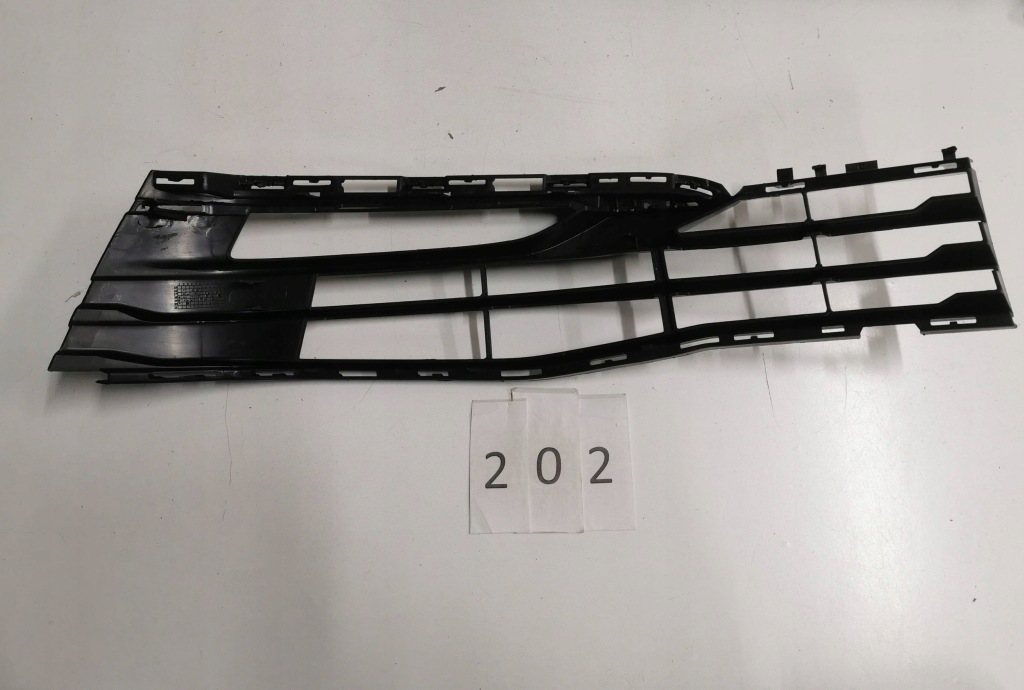 Решётка бампера передний bmw 5 g30/g31 левая 202. Доставка