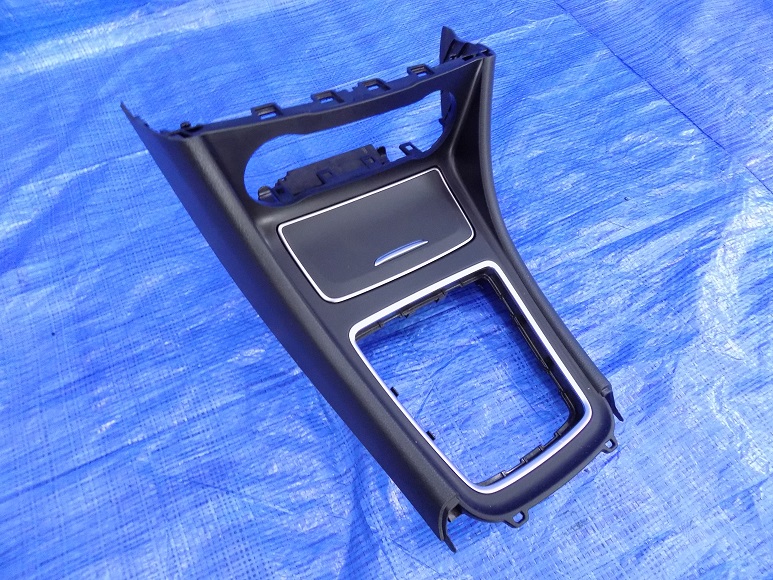 фото №1, Рамка бардачок туннель mercedes a klasa w176 lift