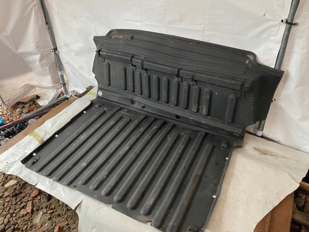 фото №2, Berlingo partner 08 -18 rok ii обшивка резиновый багажника легковой автомобиль !!!